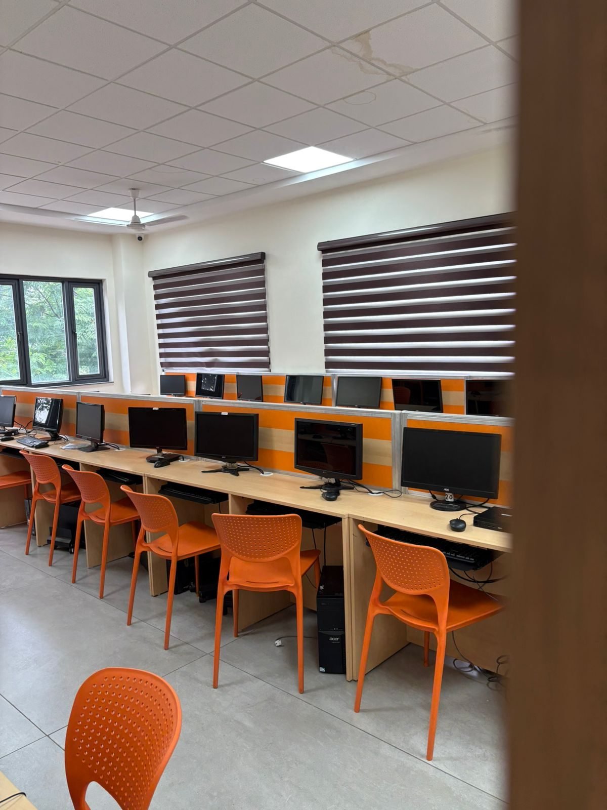 High-Tech IT & Computer Lab